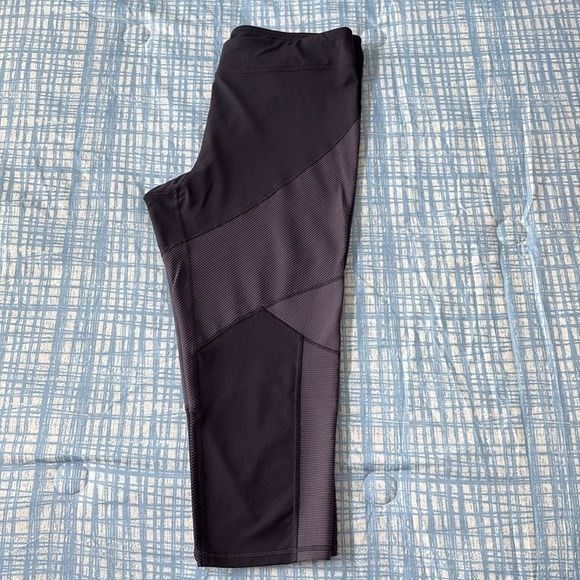 Champion Black and Gray Athletic Capri Leggings XL - Picture 10 of 10